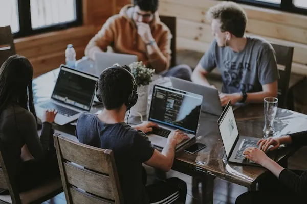 Menyiapkan materi dan memilih paket website